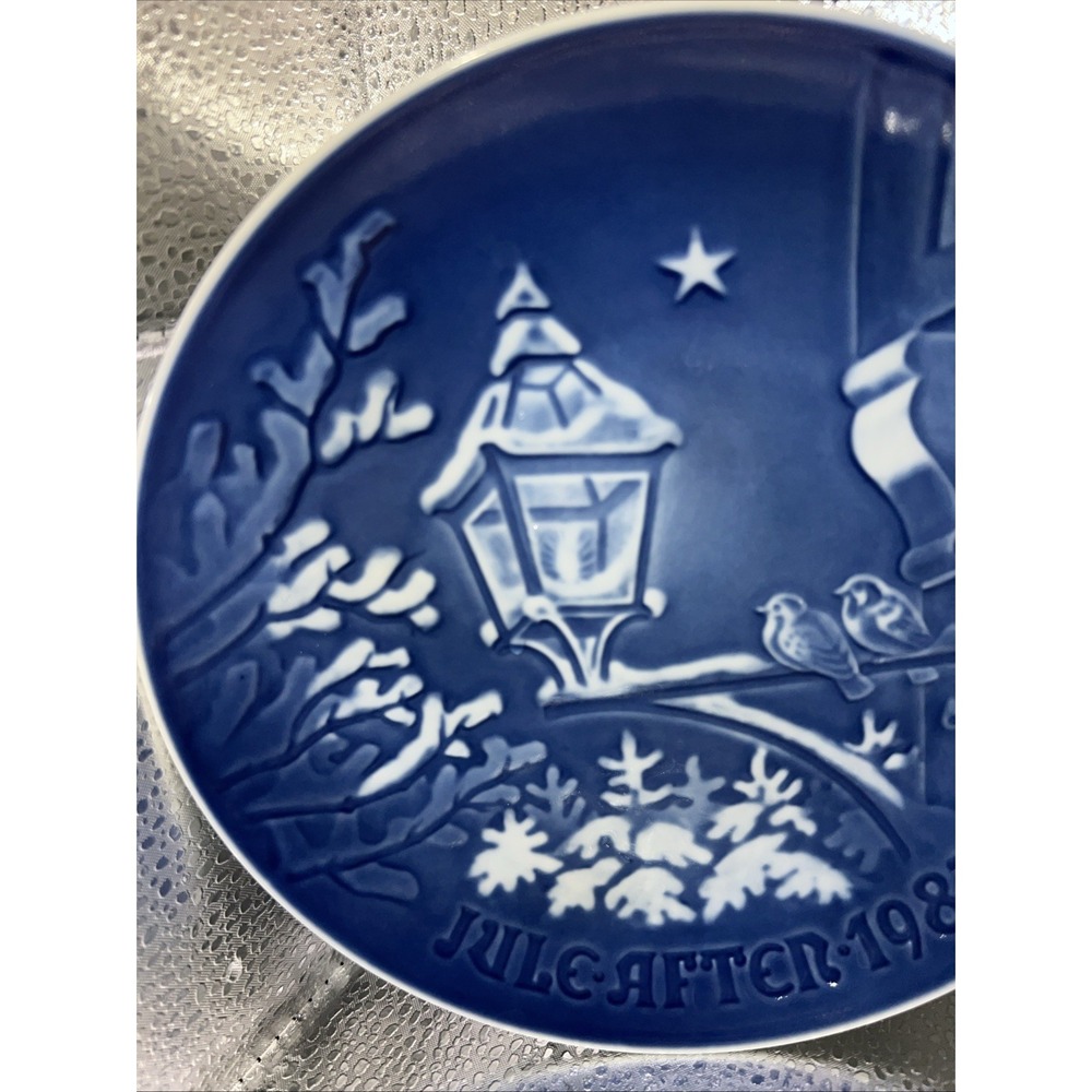 Christmas Plate Bing Grondahl  Porcelain ~Christmas in the‎ Old Town~1983